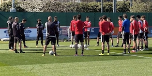 I giovani del Monza a lezione da mister Paolo Bianco: l’impegno del club tra identità e sociale