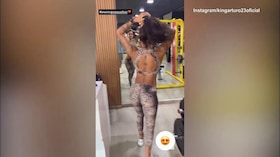 Vidal in palestra con la fidanzata