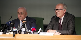 Monza, è morto l'ex presidente Nicola Colombo. Squadra in campo con il lutto al braccio