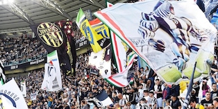 Disastro Juve, tifosi infuriati e cori contro la squadra: "Fuori i cog..."