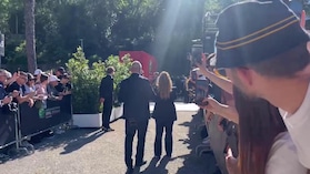 Mattarella accolto dai tifosi agli Internazionali per la finale di Sinner