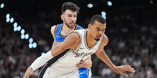 Playoff Nba, Wembanyama sale in cattedra e trascina San Antonio: 2-2 nella serie con Oklahoma