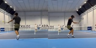 Alcaraz riprende ad allenarsi, ma usa solo la mano sinistra