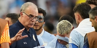 Bielsa attacca l'hydration break: "Altera la concezione di calcio"