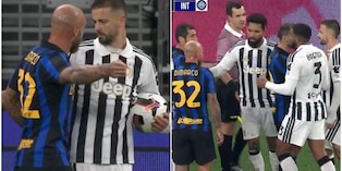 Bastoni lascia uscire la palla, Zhegrova non capisce, e Dimarco...: rissa sfiorata in Juve-Inter