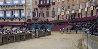 Palio dell'Assunta, sale l'attesa a Siena: orario e dove vedere la corsa in tv e in streaming