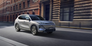 SUV plug-in 2026: quanto consumano davvero quando la batteria è scarica
