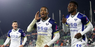 Zerbin illude il Venezia, Tchatchoua salva il Verona: pari tra Di Francesco e Zanetti