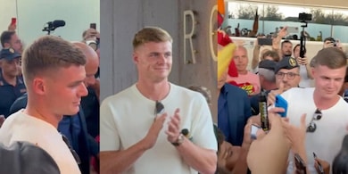 Roma, Ferguson è sbarcato a Ciampino. Selfie e autografi con i tifosi: quando farà le visite mediche FOTO e VIDEO