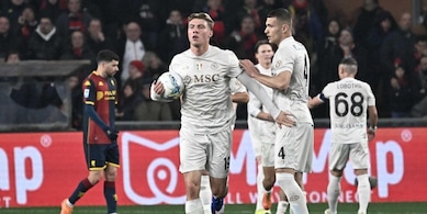 Incredibile Napoli, vince al 95’ in dieci: contro il Genoa decide un rigore di Hojlund