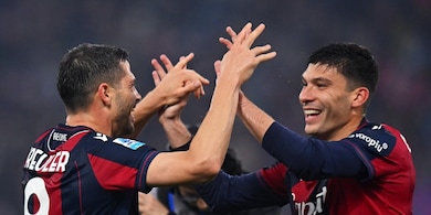 Freuler e Orsolini puniscono il Lecce, il Bologna rialza la testa e accorcia sull'Atalanta: Di Francesco resta terzultimo