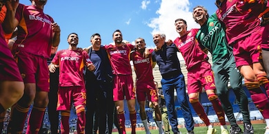 Una doppietta di Mancini condanna la Lazio e regala il derby alla Roma: Gasperini ora è quarto con il Milan!