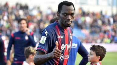 Serie B Crotone, ufficiale: Simy rinnova fino al 2022