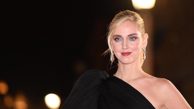 Chiara Ferragni mostra il piercing sul seno