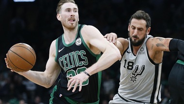 Nba, Spurs di Belinelli ko contro i Cavs. Vincono Denver e Dallas