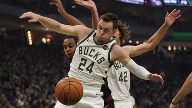 Nba, Bucks super e Clippers battuti. Belinelli vince, Gallinari va ko