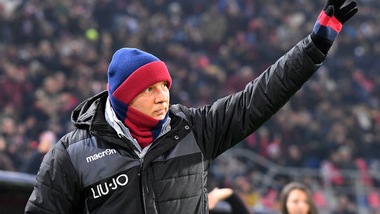Bologna, al Dall'Ara c'è il sole, Mihajlovic in panchina