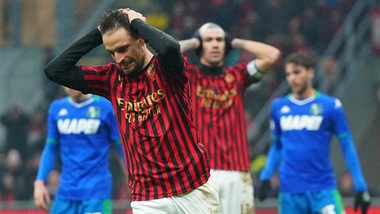 Milan costretto al pari dal Sassuolo, gioia Bologna: 2-1 all’Atalanta
