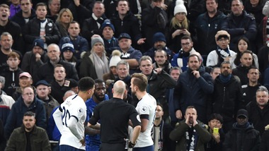 Tottenham-Chelsea, cori razzisti contro Rudiger. Il difensore: "Spero vengano puniti"