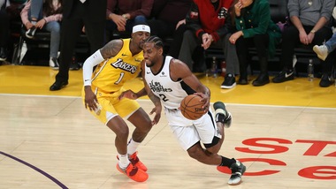 Nba, ai Clippers il derby di Los Angeles. I Pelicans passano a Denver