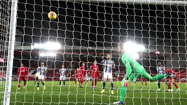 Liverpool fermato dal West Bromwich, pari anche per il Tottenham