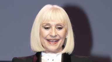 Raffaella Carrà: "Vaccino? Lo farò subito. Ecco perché"