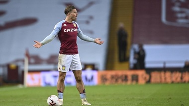 Grealish, calzettoni abbassati come Best? "No, colpa di una lavatrice"