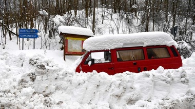 Maltempo, Liguria sotto la neve: le immagini