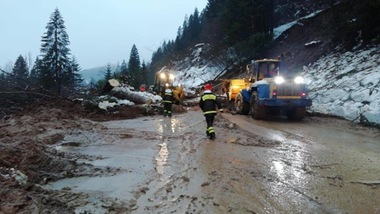 Bolzano, una frana si abbatte su un albergo: l'edificio è parzialmente crollato