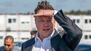 Quanto guadagna Elon Musk al minuto? In Italia ci vogliono 26 anni di lavoro…