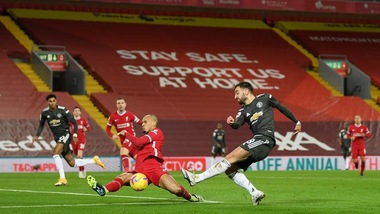 Premier, 0-0 tra Liverpool e Manchester United. Vincono Tottenham e City