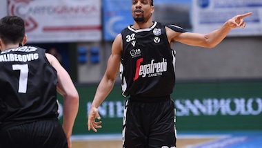 Eurocup, Virtus Bologna batte il Jl Bourg. Trento, primo successo in Top 16