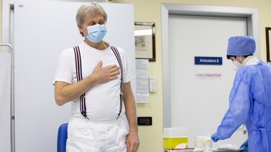 Covid, attenzione al mal di schiena: è un sintomo!