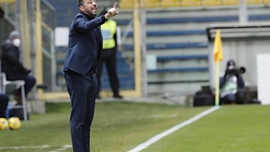 Parma, D'Aversa: "Sconfitta che dimostra che bisogna intervenire sul mercato"