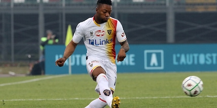 Lecce, Adjapong: stagione finita. Rottura del tendine d'Achille