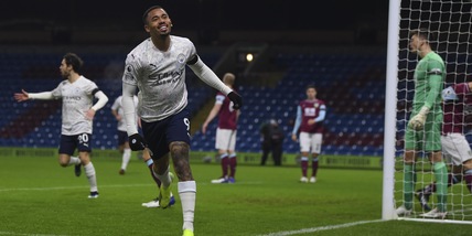 Il City vince ancora, riscatto Everton: Ancelotti batte Bielsa. Liverpool ko