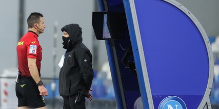 Napoli, fallo di Chiellini: il rigore è netto