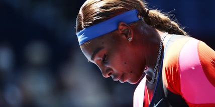 Serena Williams sostiene l'amica Meghan di fronte al razzismo