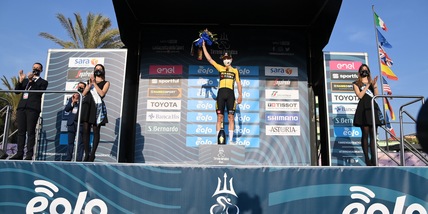 Tirreno-Adriatico, a Van Aert la prima tappa