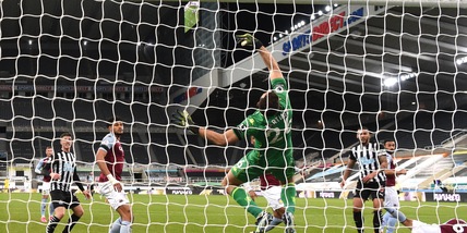 Premier League, il Newcastle aggancia l'Aston Villa nel recupero