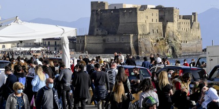 "Campania zona arancione e ristoranti aperti anche di sera"