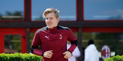 Il Milan cede Hauge all'Eintracht Francoforte: è ufficiale