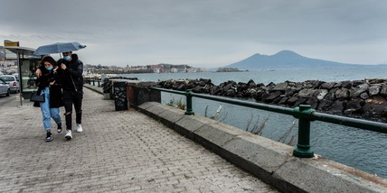 Campania zona arancione, De Luca: "Dopo mezzanotte tutti a casa"