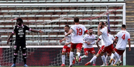 Serie C, il Bari non molla il Palermo: 2-2 in rimonta