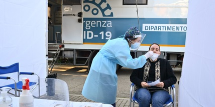 Coronavirus, il bollettino: 10.176 nuovi casi e 224 morti