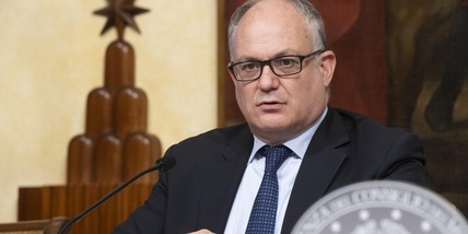 Roma, Gualtieri si candida a sindaco: "Farò le primarie"