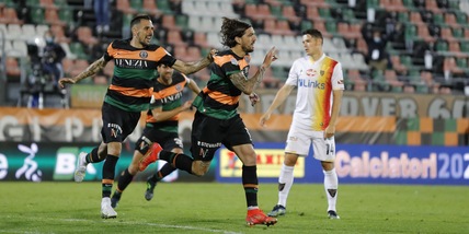 Play off Serie B, Venezia-Lecce 1-0: Forte decide il primo round