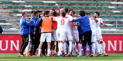 Play off Serie C, Bari e Palermo volano al turno successivo