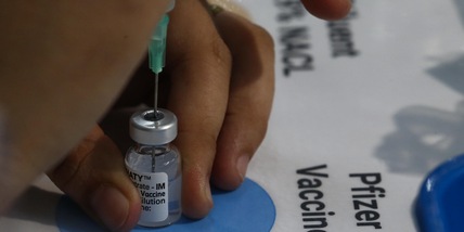 Vaccino Pfizer ai bambini: verso l'ok dal 2022