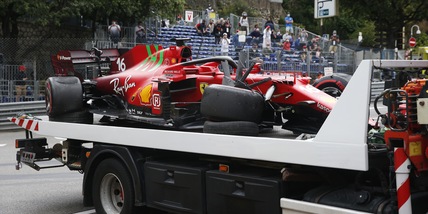 Leclerc parte dalla pole a Monaco, Ferrari: "Nessun problema apparente al cambio"